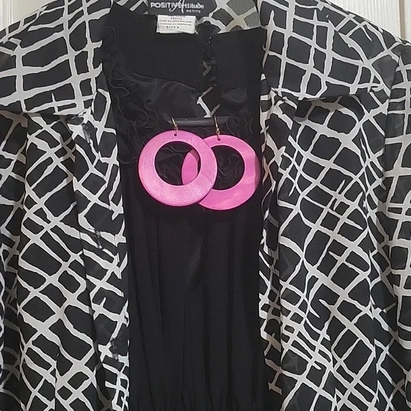 Dress,  cover up (8), purse, and new  ear-rings . Reduced from 25 to $14.00 - Picture 6 of 17